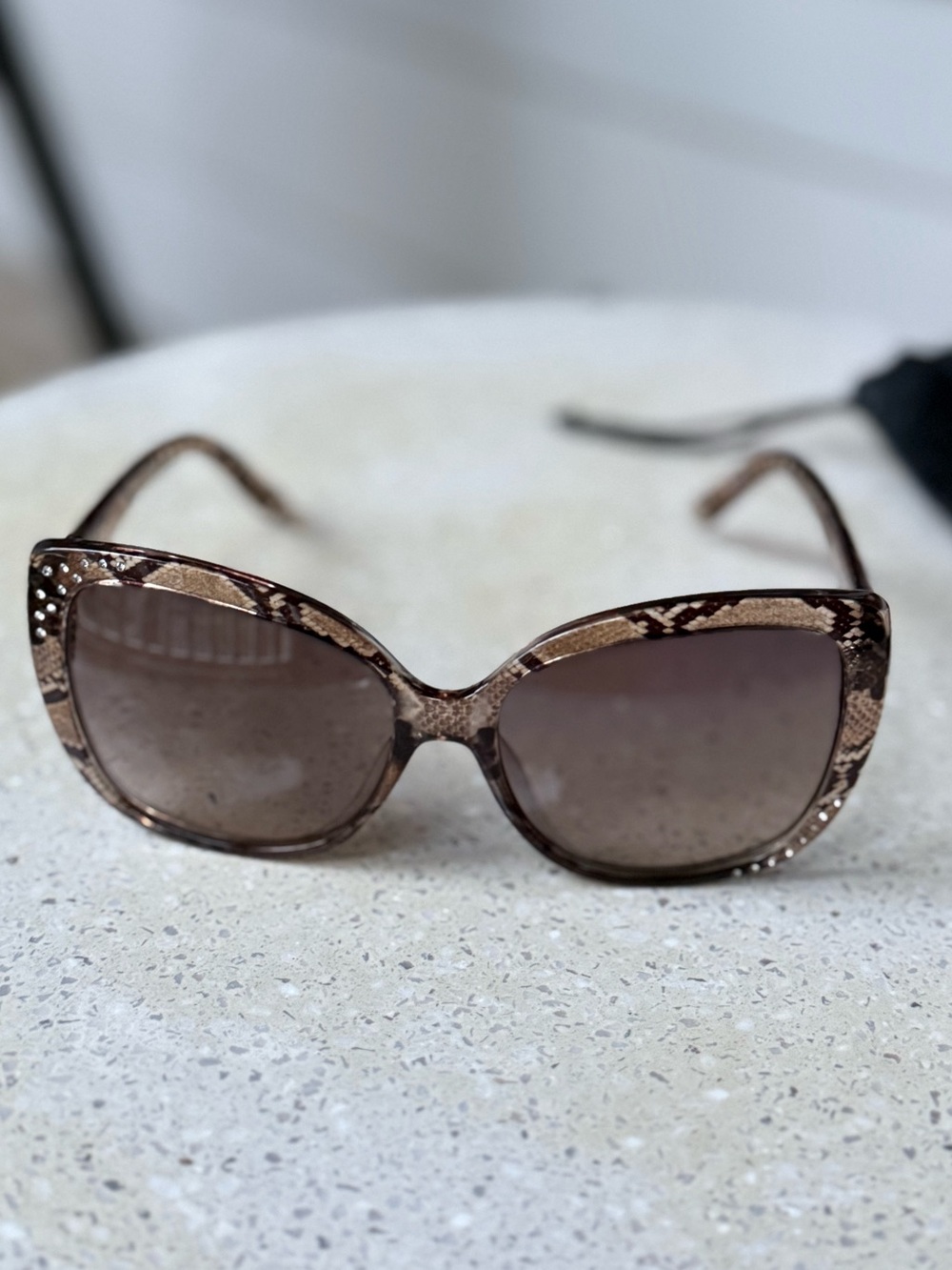 Guess Women's Cat-Eye Sunglasses in Brown Snake-Print GF0383-45F